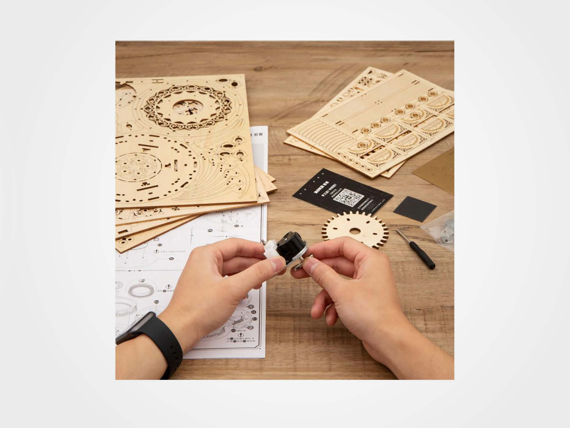 3D-Holzpuzzle, Karussell, beweglich, mit Musikwerk